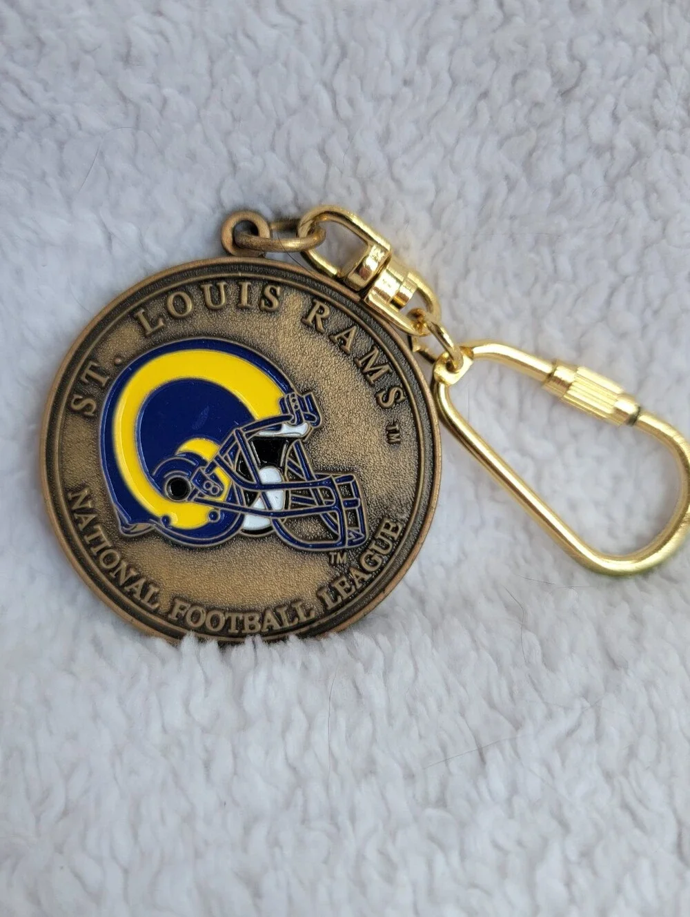 NFL St. Louis Rams Gold Tone Medallion Keychain w/ Carabiner Clip Blue Yellow